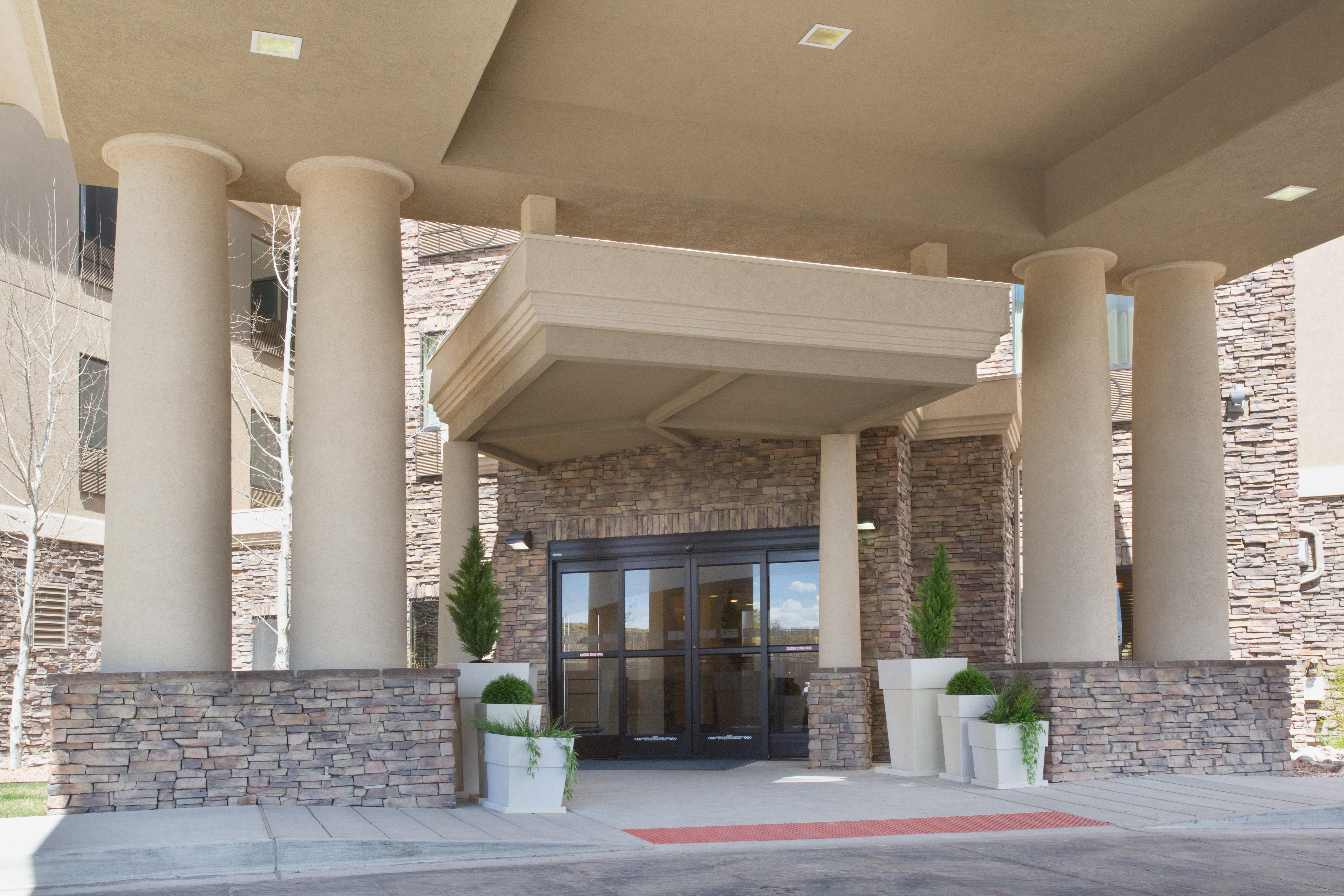 Holiday Inn Express And Suites Los Alamos Entrada Park By Ihg Екстериор снимка
