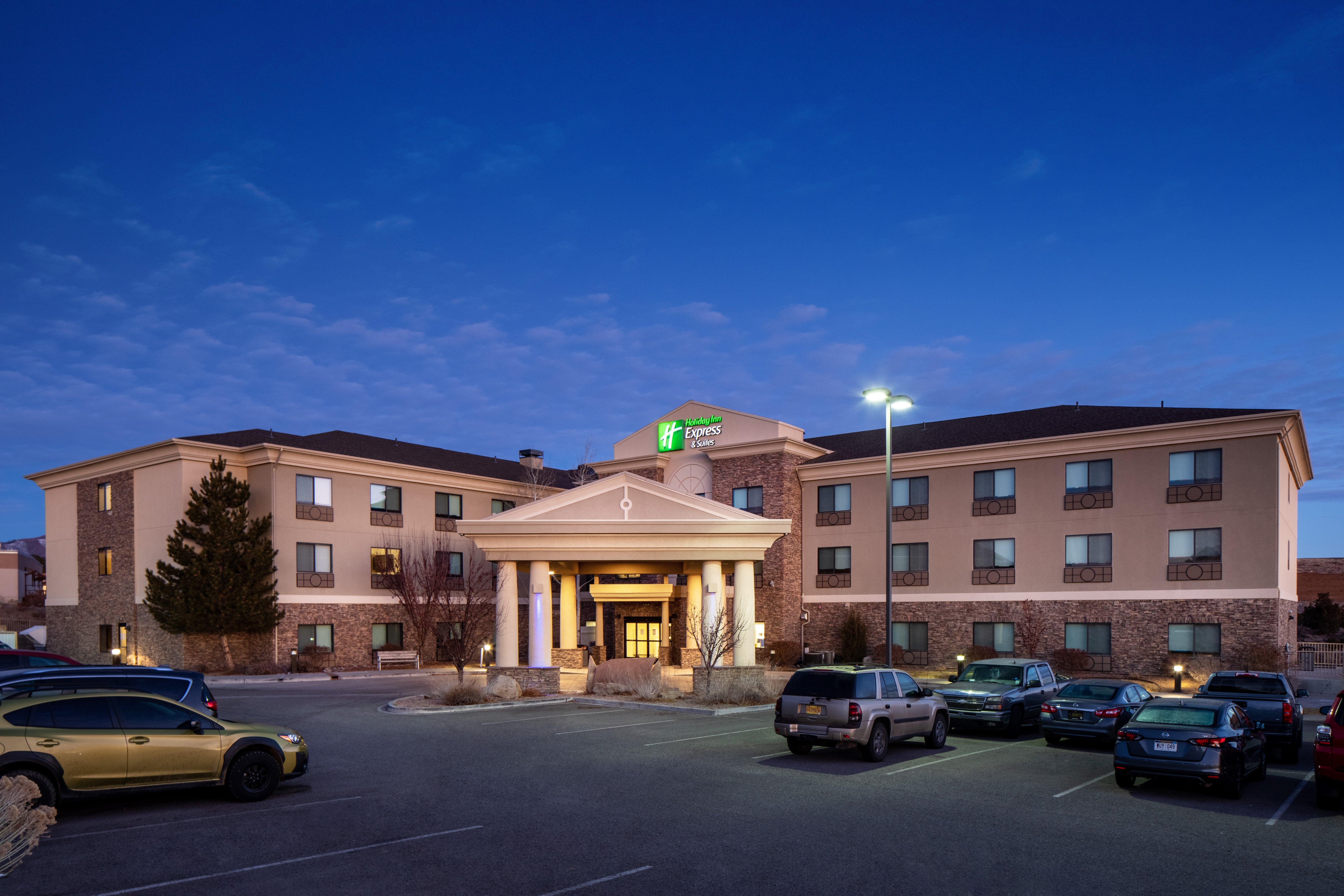 Holiday Inn Express And Suites Los Alamos Entrada Park By Ihg Екстериор снимка